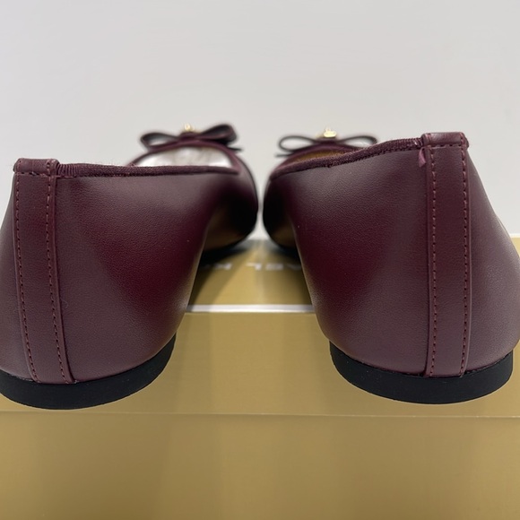 MICHAEL KORS HONEY BALLET FAUX LEATHER
49H3HNFP1L
OXBLOOD - Picture 13 of 16